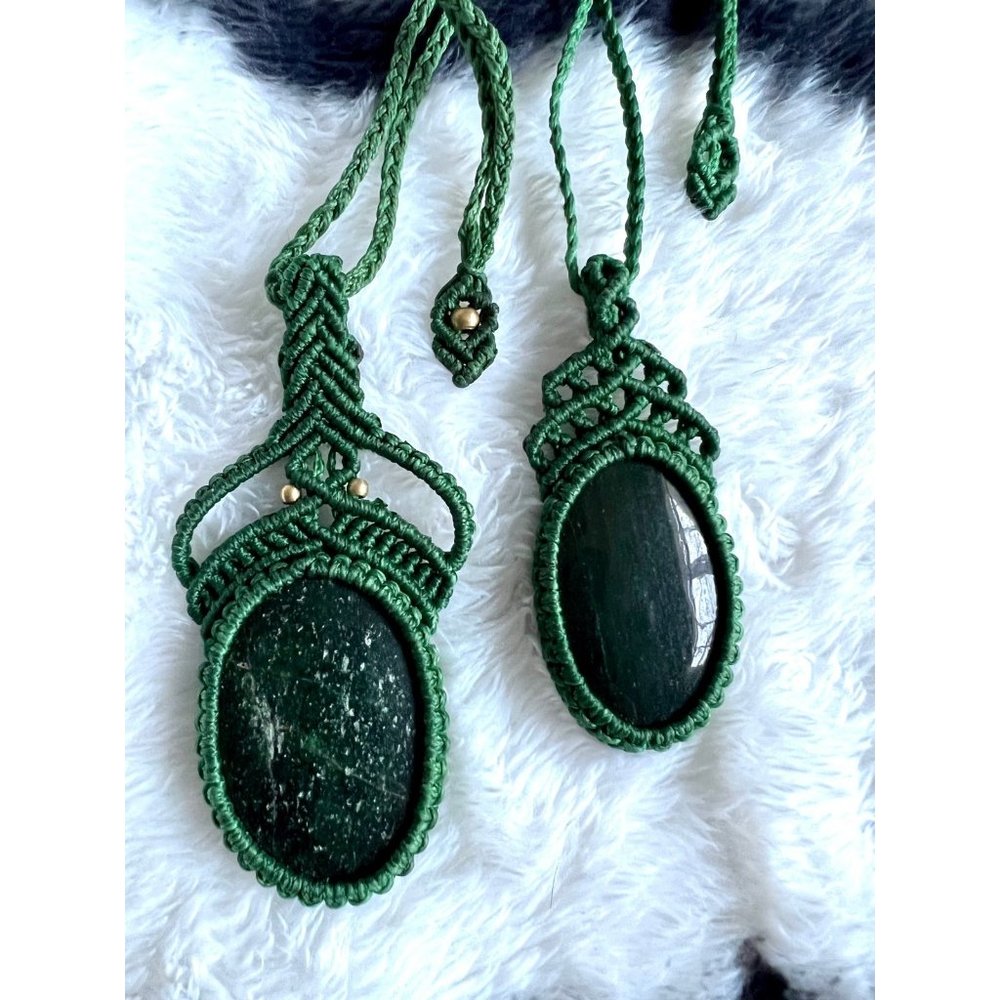 DARK GREEN Adventurine Braided Hemp Necklace - Picture 2 of 5